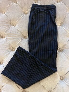 Express Women’s Wide Leg Pants in Black with Gray Pinstripe Size 8